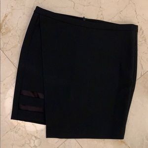 Mason mini skirt with slits.